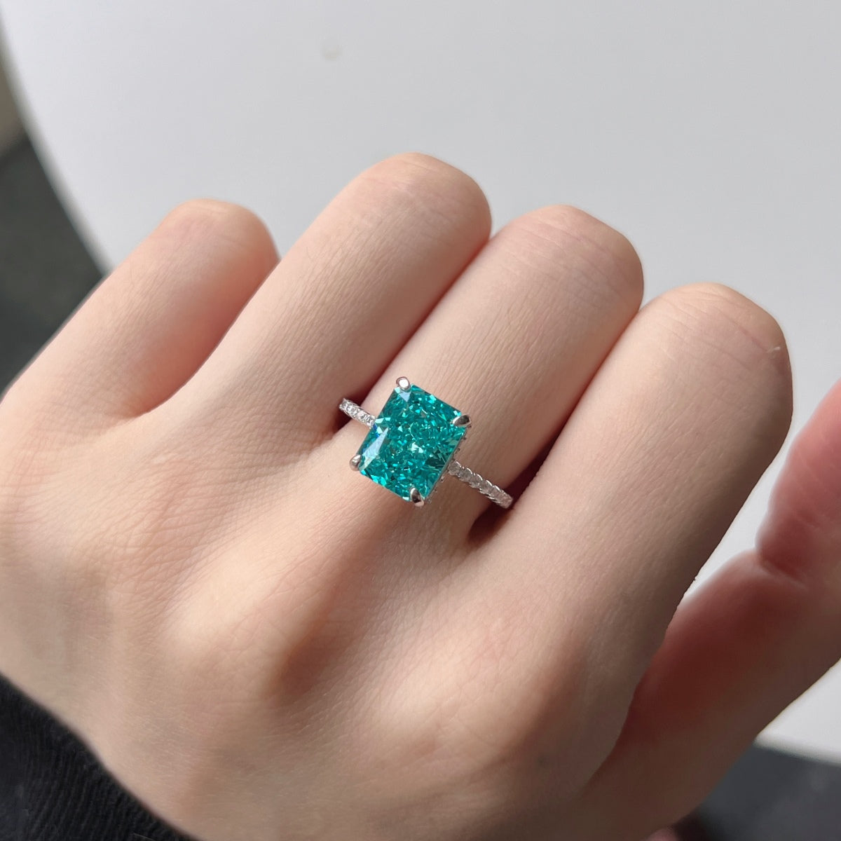 [AuraEcho]4.0 Carat Luxurious Engagement Ring