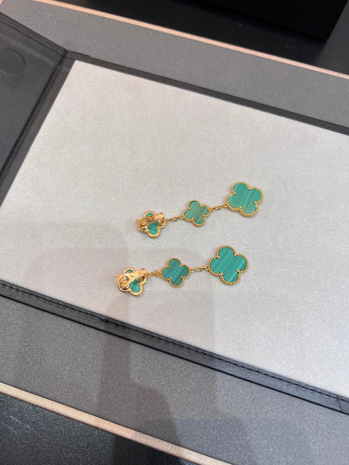 [AuraEcho]CLOVER MALACHITE 3 MOTIFS GOLD
