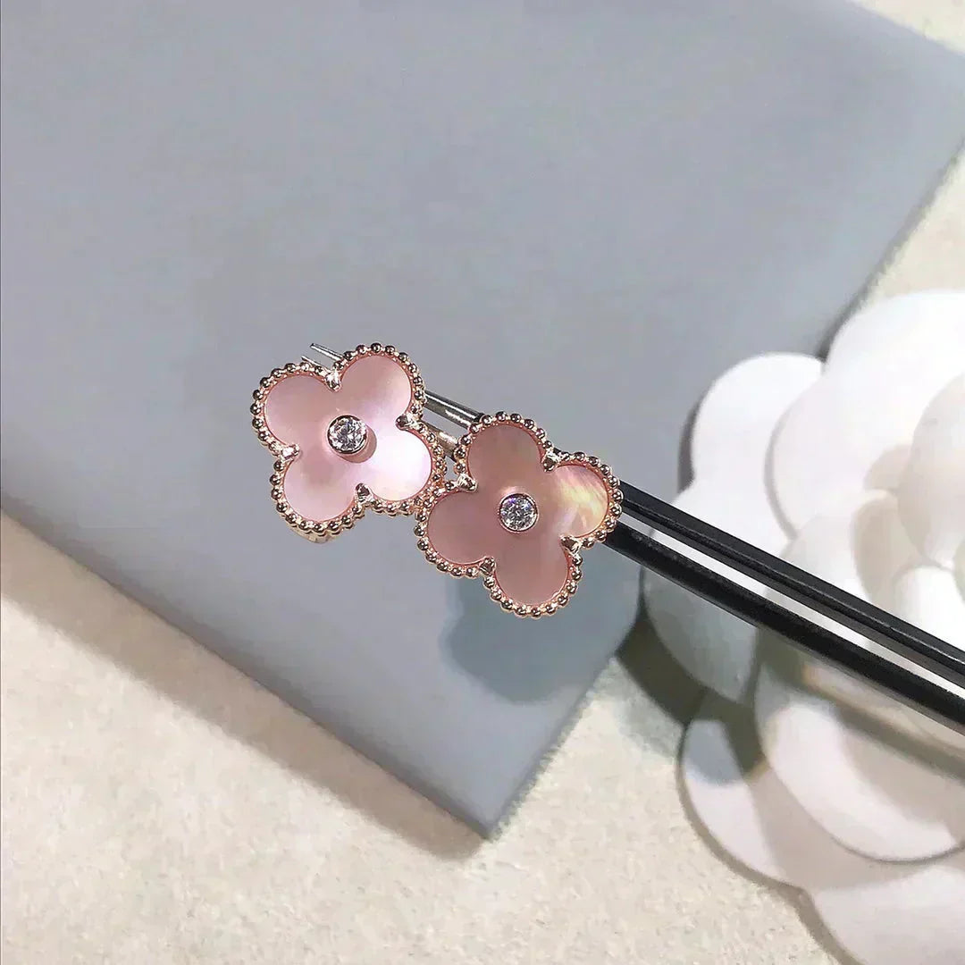 [AuraEcho]CLOVER MEDIUM 1 MOTIFS  PINK MOP DIAMOND EARRINGS