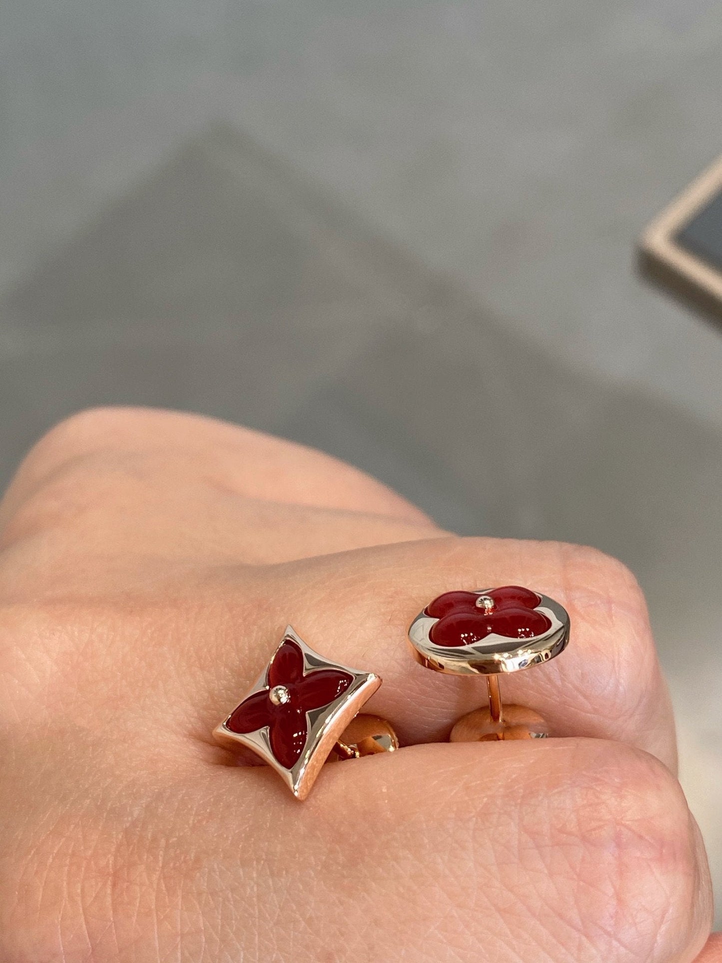 [AuraEcho]STAR AND SUN PINK GOLD CARNELIAN STUD EARRINGS