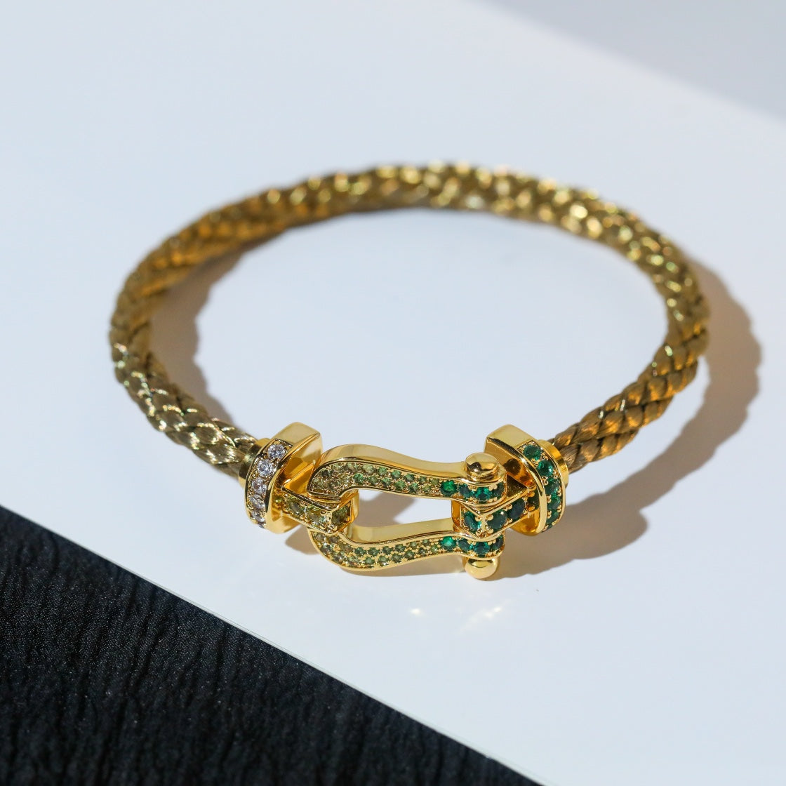 [AuraEcho]FORCE 10 GOLD GREEN DIAMOND PAVED