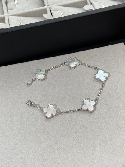 [AuraEcho]CLOVER SILVER MOP 5 MOTIF BRACELET