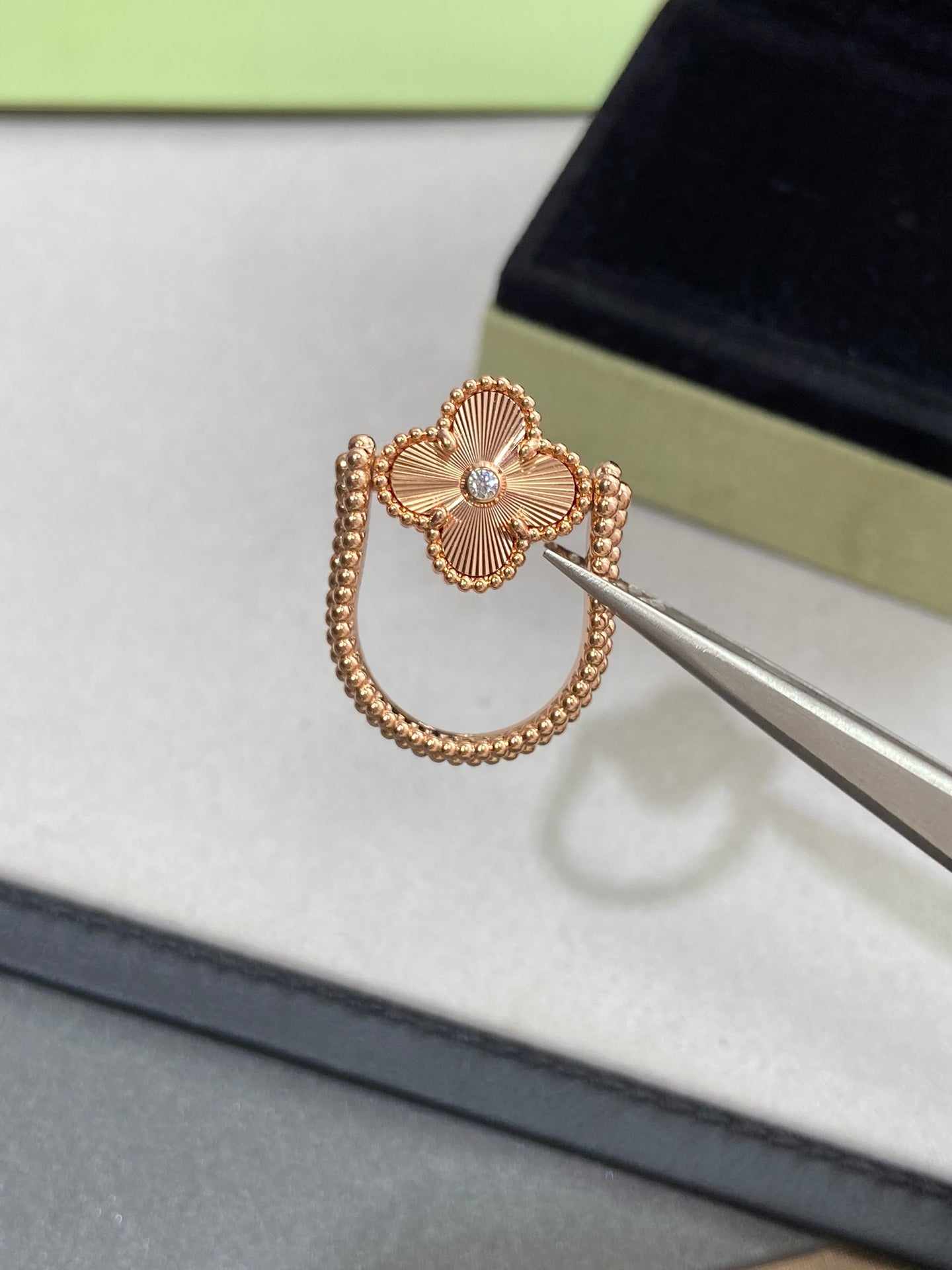 [AuraEcho]CLOVER RIVERSIBLE ROSE GOLD RING