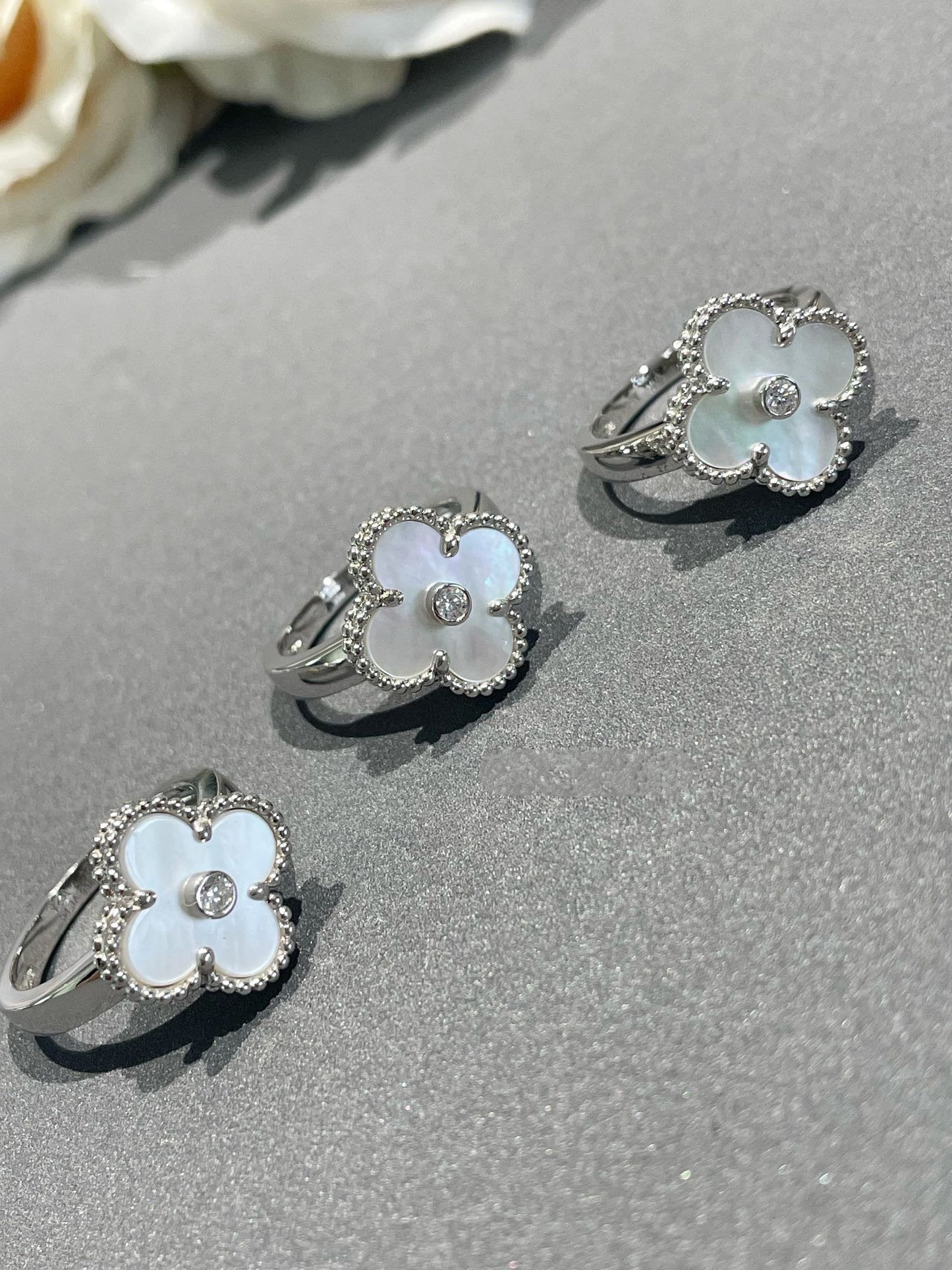 [AuraEcho]CLOVER SILVER MOP DIAMOND RING