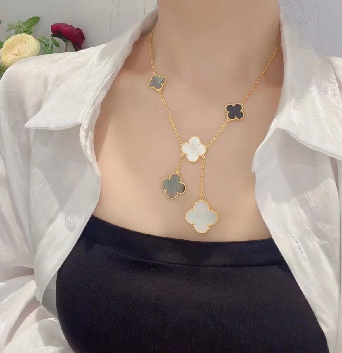 [AuraEcho]CLOVER 6 MOTIF MOP ONYX GOLD NECKLACE