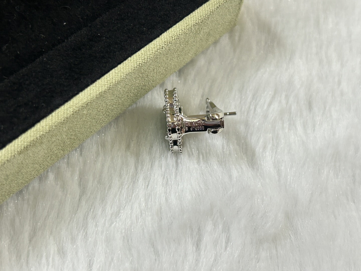 [AuraEcho]CLOVER PIETERSITE MEDIUM STUD EARRINGS