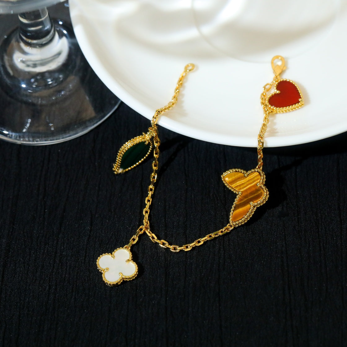 [AuraEcho]LUCKY SPRING 5 MOTIF GOLD BRACELET
