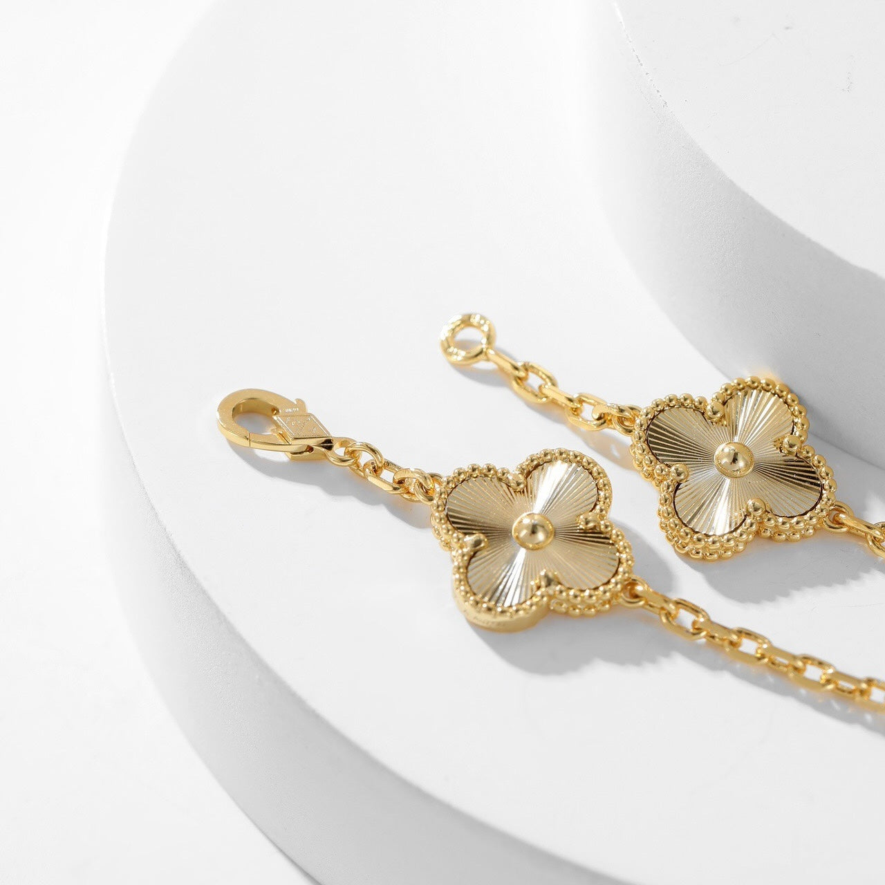 [AuraEcho]CLOVER 10 MOTIFS LASER NECKLACE