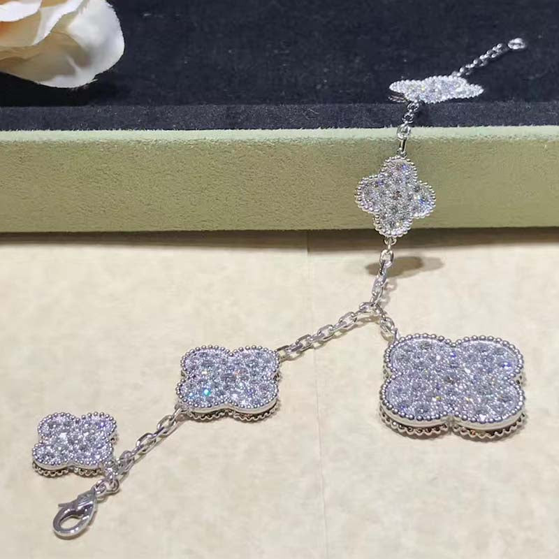 [AuraEcho]CLOVER 6 MOTIFS SILVER DIAMOND BRACELET