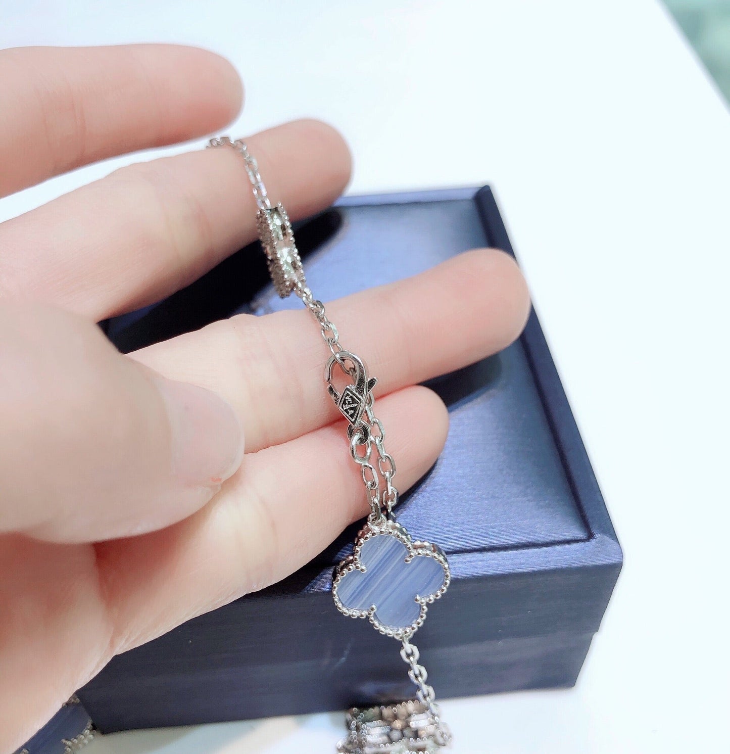 [AuraEcho]CLOVER 10 MOTIFS CHALCEDONY DIAMONDS SILVER NECKLACE